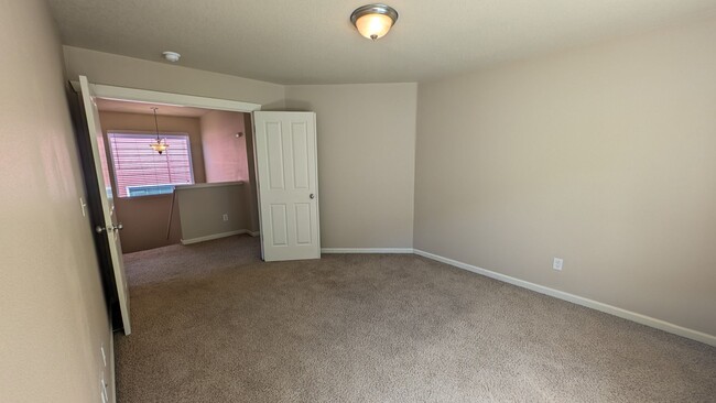 Building Photo - Great four bedroom home in Aloha!