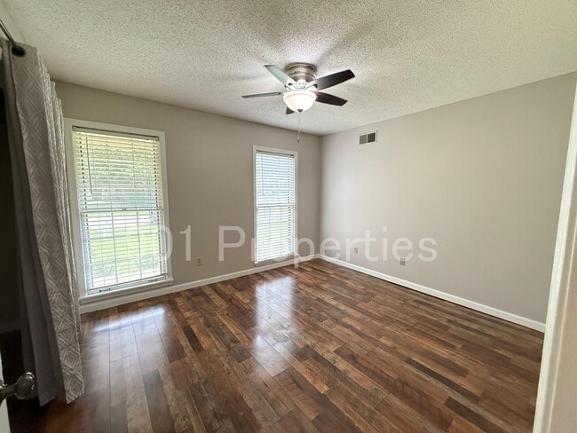 Building Photo - 6080 Barrentine Dr