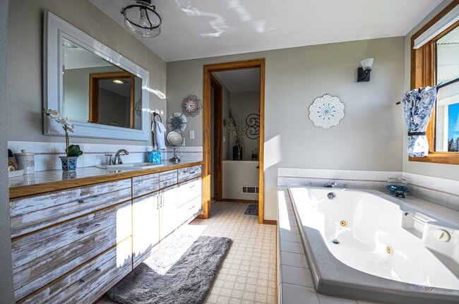 Building Photo - 31792 Hollyhock Ln