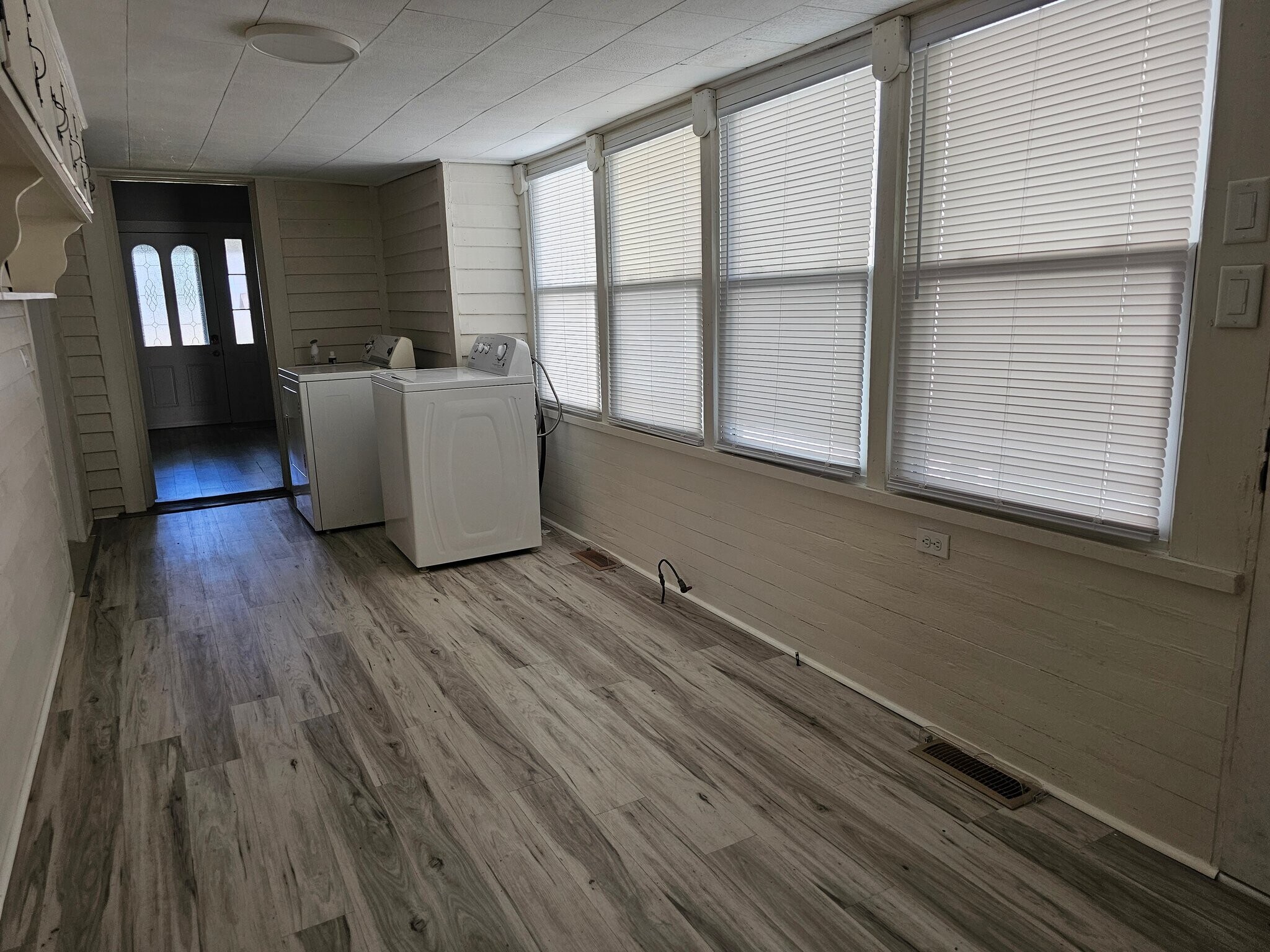 Building Photo - 4058 West Ave