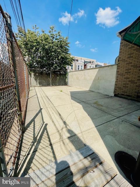 Building Photo - 2140 S Iseminger St