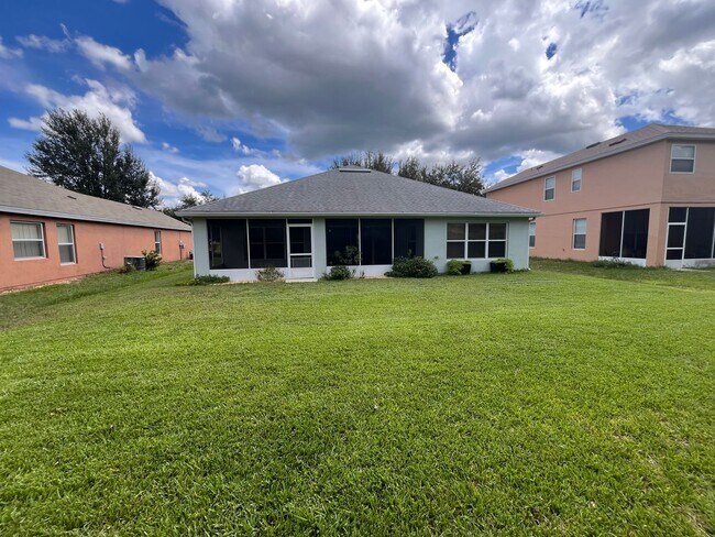 Building Photo - 4146 SW 47th Ct