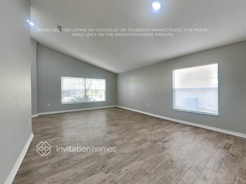 Building Photo - 334 Thomasdale Ave