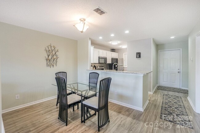 Building Photo - 642 Portside Dr
