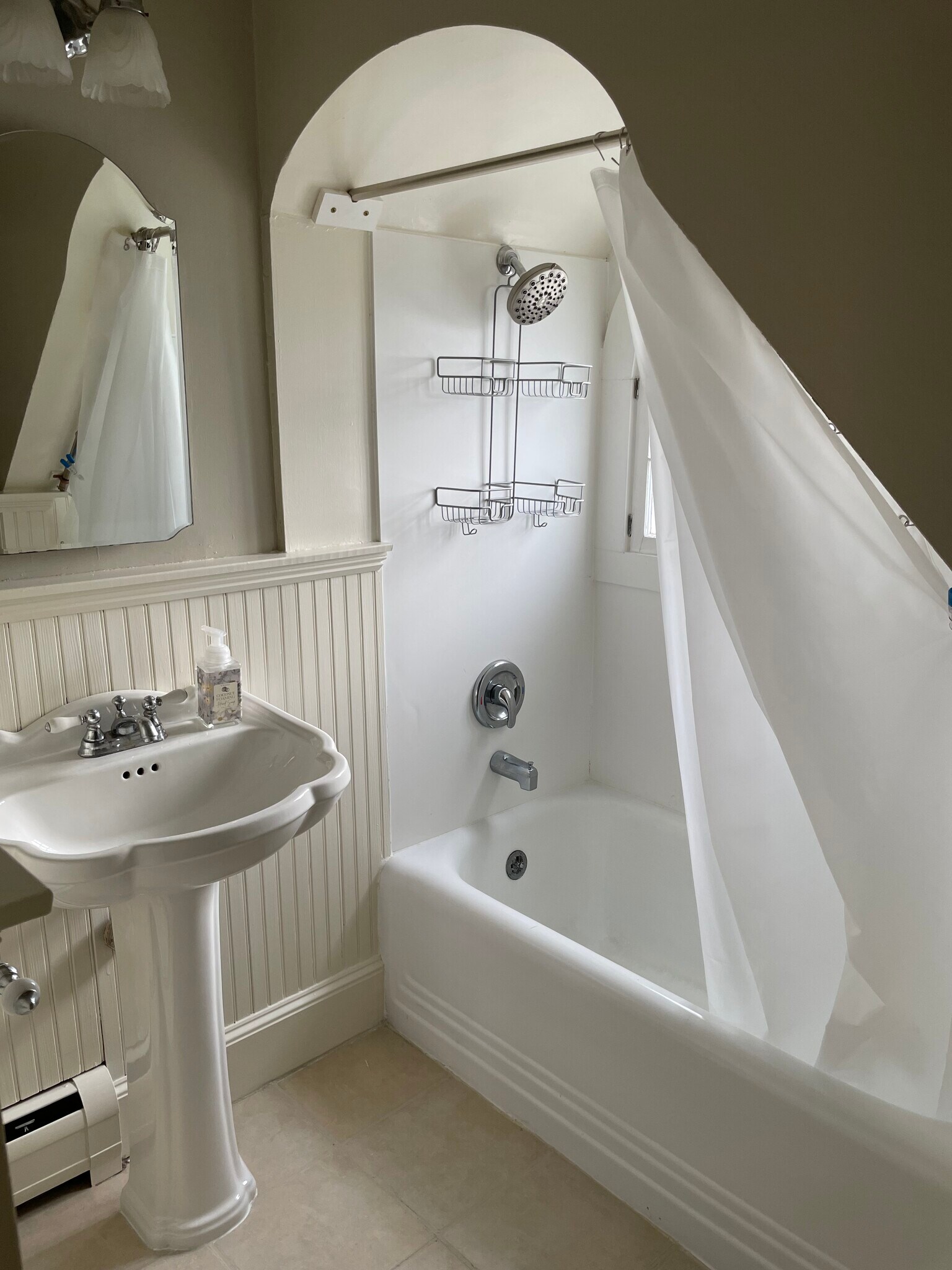 Building Photo - 4 Belmont St