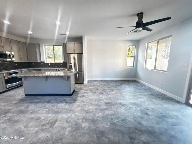 Building Photo - 3330 W Gran Paradiso Dr