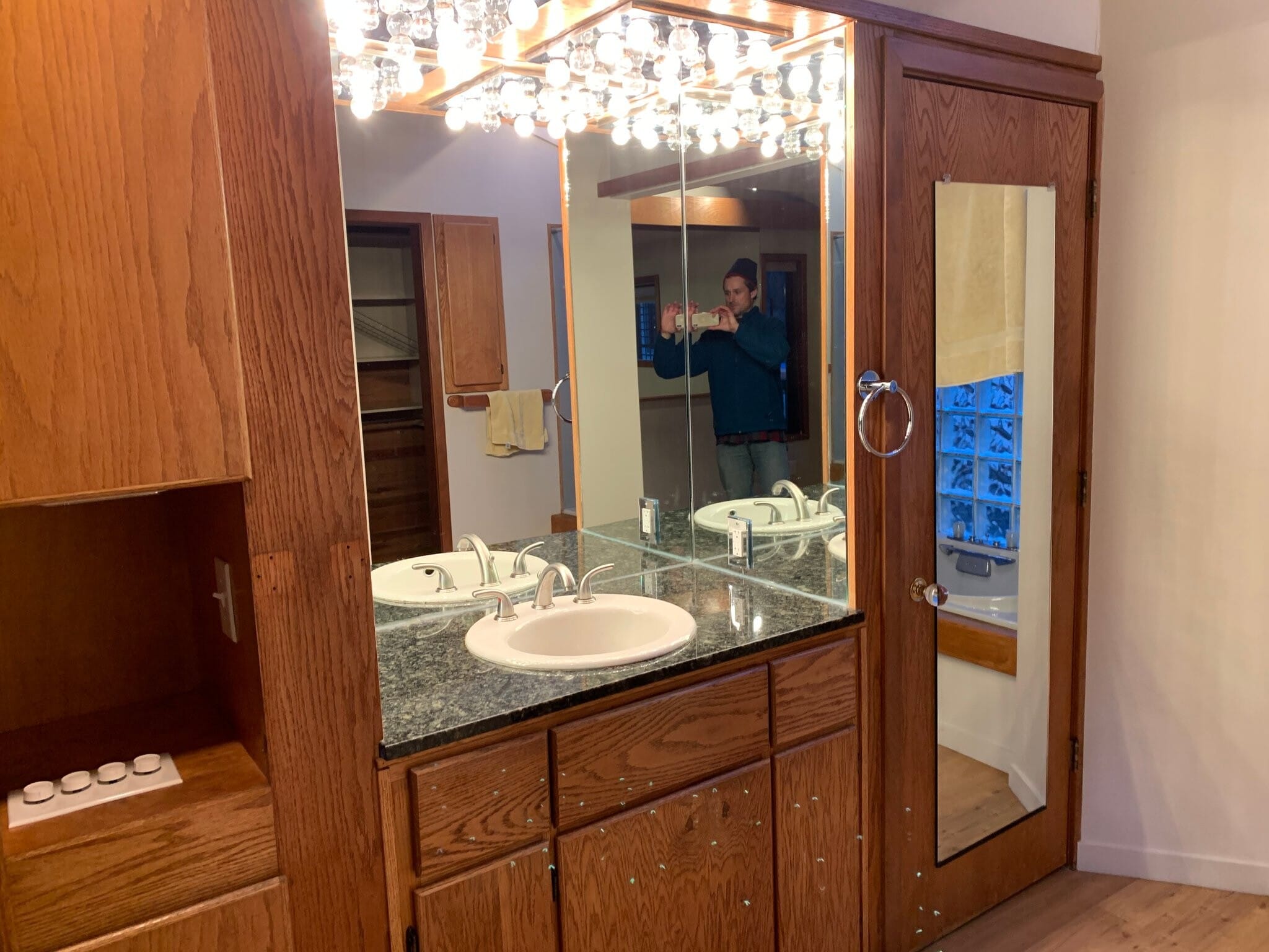 Building Photo - 2901 SE Oaks Park Way