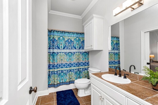 Building Photo - Fully Furnished 2 Bed / 2 Bath with Garage & Courtyard in Village St. George