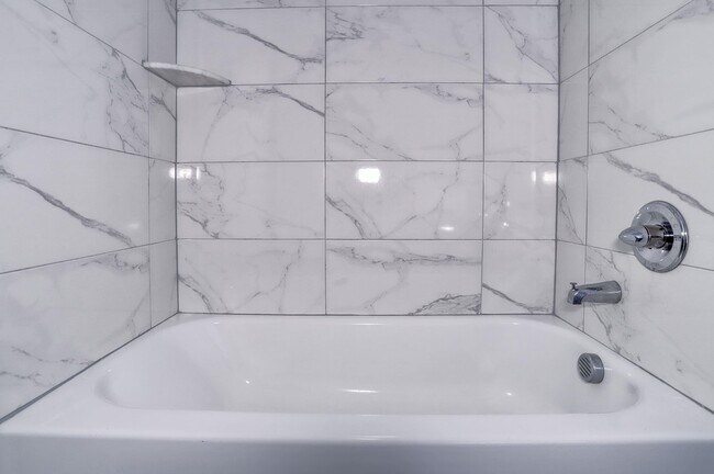 Building Photo - 140 Avenue B