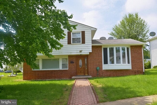 Primary Photo - 6820 Cherokee Dr