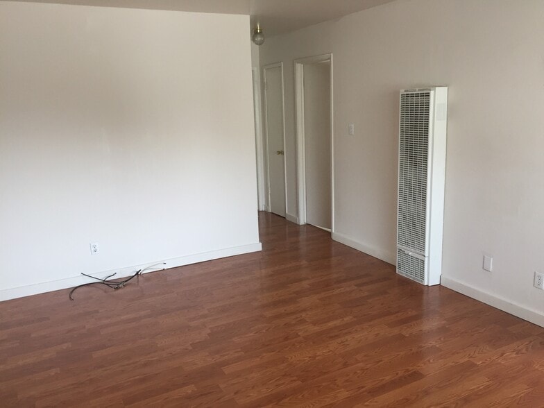 Primary Photo - 800 Solano Ave