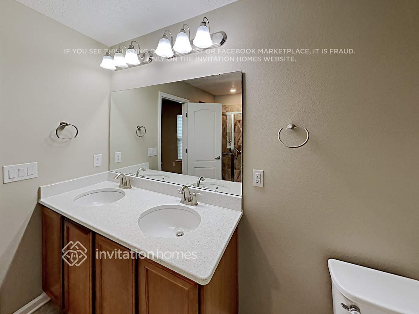 Building Photo - 78 Fallen Oak Tr