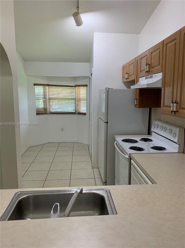 Building Photo - 1250 SE 29th St