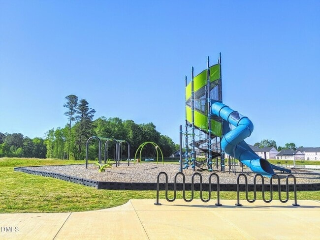 Building Photo - 213 Brisk Dr