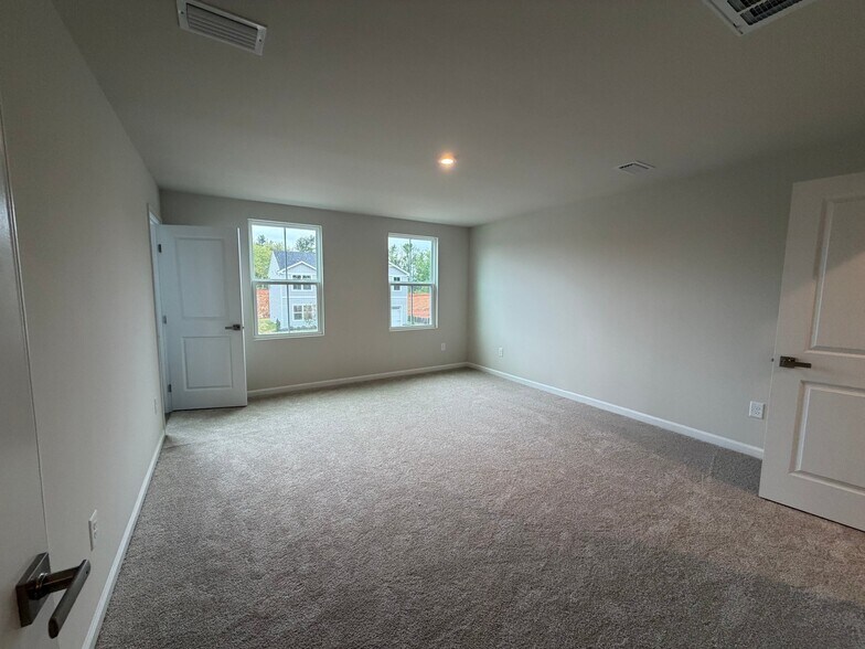 Building Photo - 289 Walsh Ln