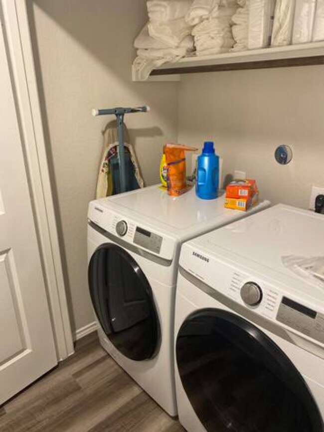 Building Photo - 8234 Glasgow Dr