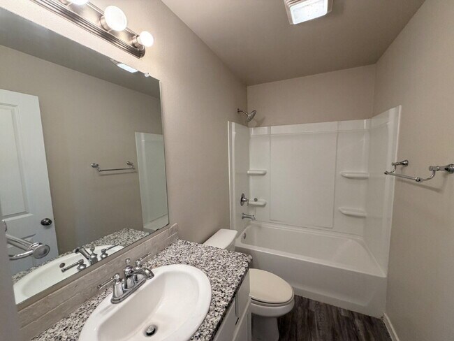 Building Photo - "Charming 3-Bed, 2-Bath Home with 1543 Sq Ft of Comfort on N Texas Ave, Lubbock!"