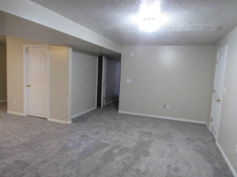Building Photo - 357 S 1210 E