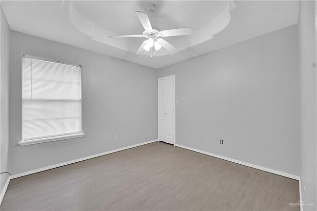 Building Photo - 13 Quamasia Ave