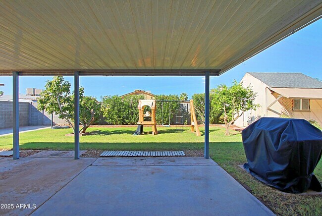 Building Photo - 4526 W Altadena Ave