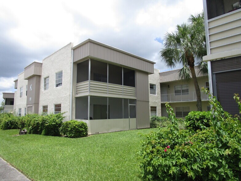 Building Photo - 517 Flanders K