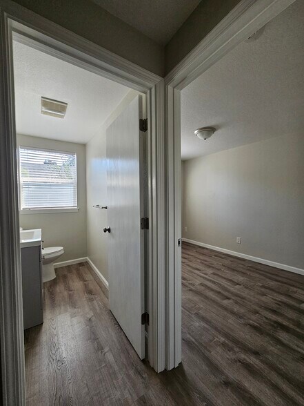 Building Photo - 3220 SE Rockwood St