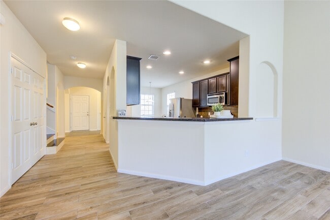 Building Photo - 6518 Wilshire Ridge