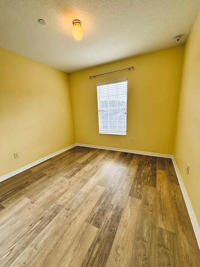 Building Photo - 9635 Fenrose Terrace