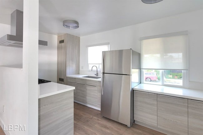 Building Photo - 4233-4239 Burns Ave