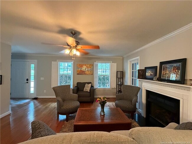 Building Photo - 35 Woodbury Ln