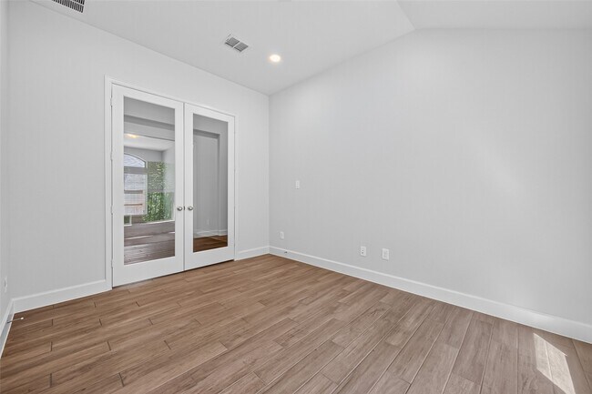 Building Photo - 232 W Netleaf Ct
