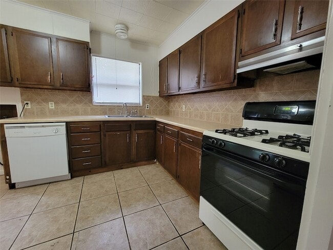 Building Photo - 3023 Gus Thomasson Rd