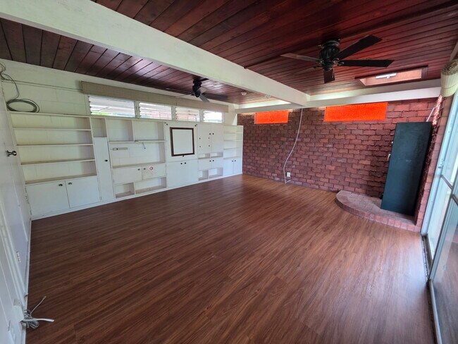 Building Photo - 46-305-305 Hoauna St