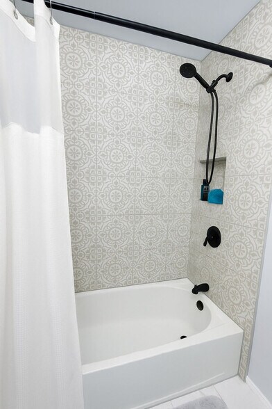 Building Photo - 3830 Manchester Dr