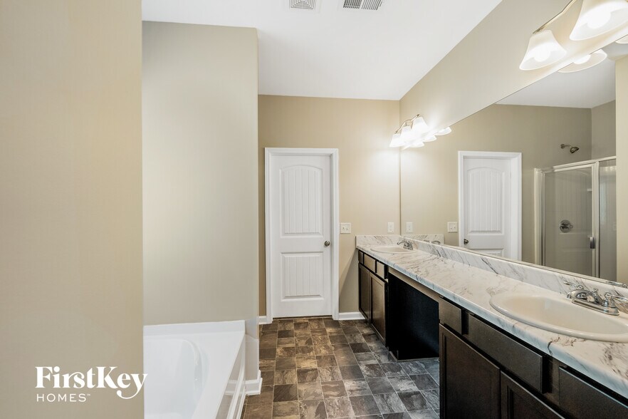 Building Photo - 1812 Clarke Cir