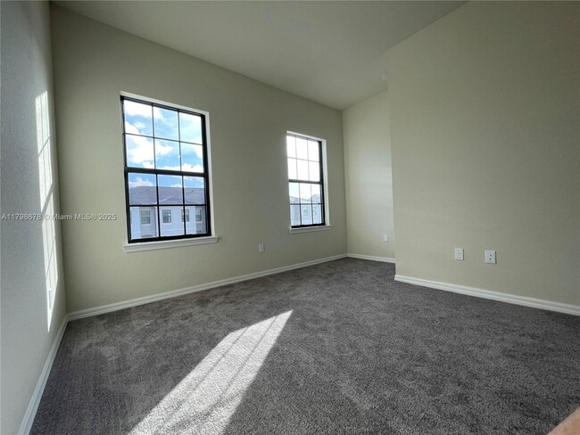 Building Photo - 2151 Appleton Cir S