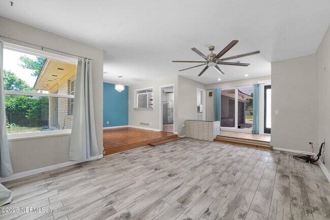Building Photo - 7930 Bellemeade Blvd