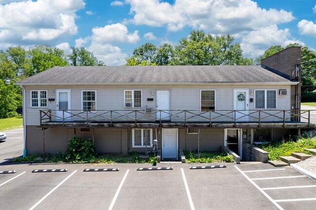 Building Photo - Two Bedroom Apartment