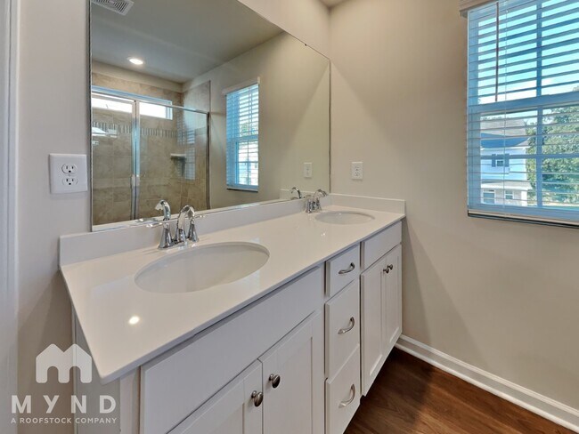 Building Photo - 132 Eagle Chase Dr