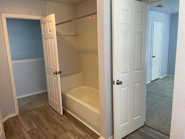 Building Photo - 2108 Zephyr Ln