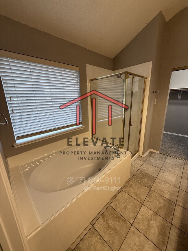 Building Photo - 6105 Comfort Dr