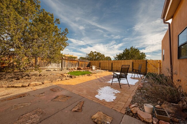 Building Photo - Desirable Eldorado Single Family Home Avai...