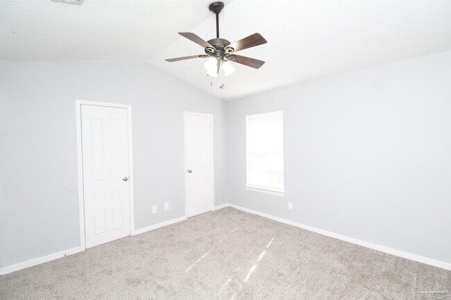 Building Photo - 1305 Foxborough Dr