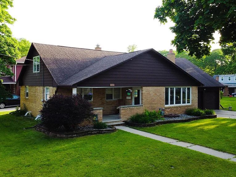 Primary Photo - 1313 Biemeret St