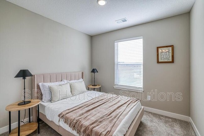 Building Photo - 27318 East Oak View Drive