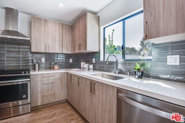 Building Photo - 13026 Calvert St