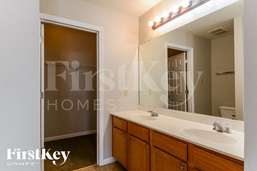 Building Photo - 1012 Glengarry Dr