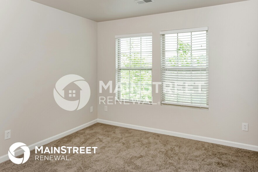 Building Photo - 120 Darrow Creek Dr