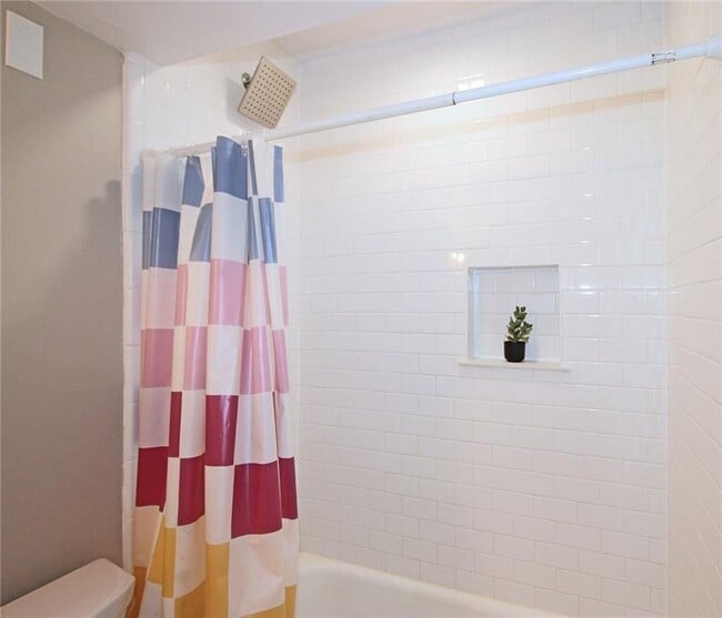 Building Photo - 38 La Rue Pl NW