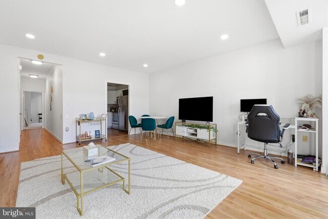 Building Photo - 955 26th St NW